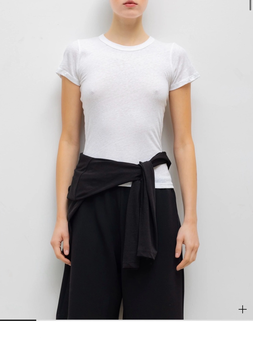 Leset “Laura” Slim Fit Tee
